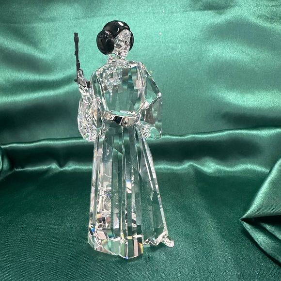 Swarovski Princess Leia Star Wars Figurine 5472787 – Retired Collectible Crystal - Picture 4 of 14